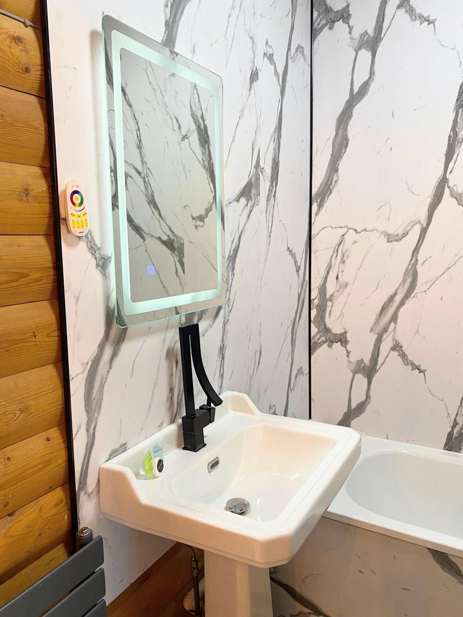 Kaoglen Squirrel Drey-Hot Tub-Pet Friendly-Perth Villa Balnald Exterior foto